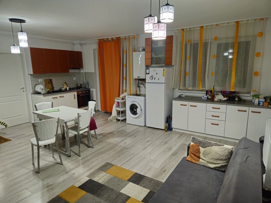 Apartament cu 2 camere de vânzare,  Floresti, strada Fagului