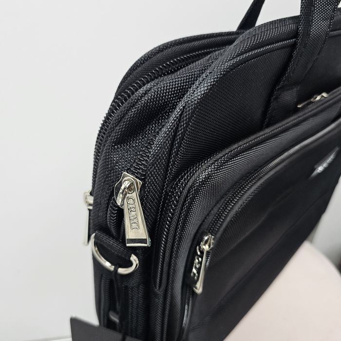 Нова чанта за лаптоп с много отделения