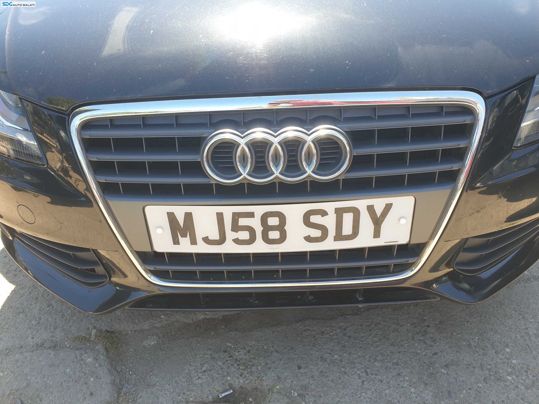 Bara Spoiler Fata Completa cu Grila si Emblema Audi A4 B8 NFL Non Facelift 2008 - 2012 Culoare LZ9Y [K5222] [K5223]