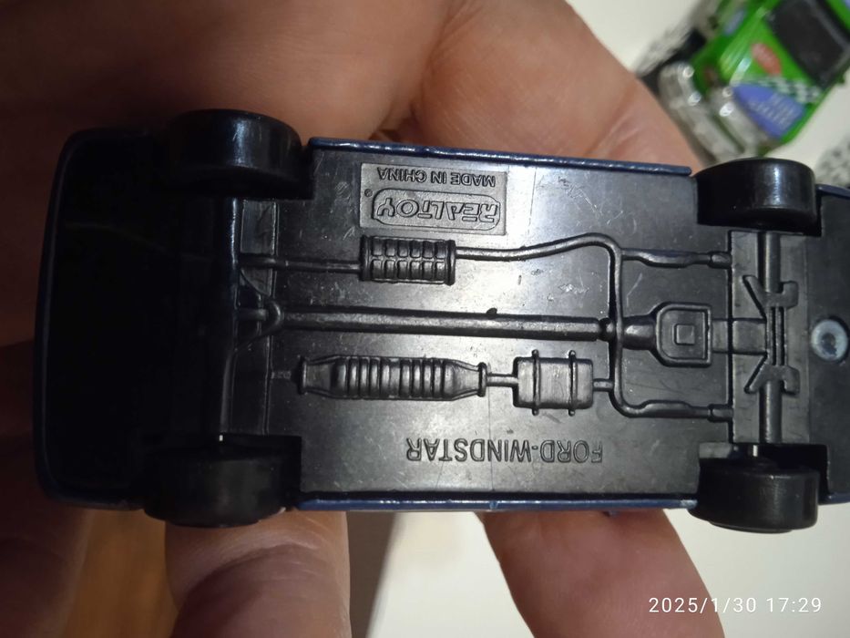 Метални колички 7 бр., Ford F series, Windstar. на Realtoy, 1:61- 1:64