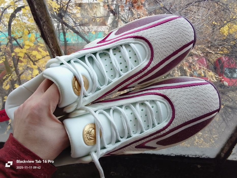 Nike Air Zoom COSMIC