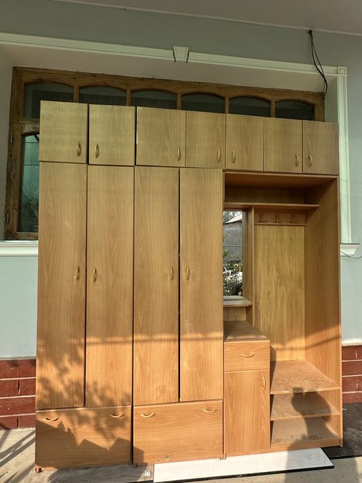 Стенка, шкаф стенный