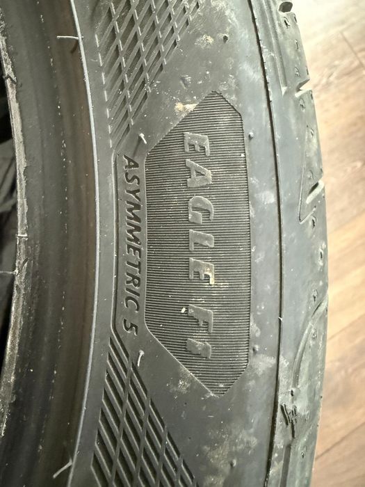 Gratuit : Anvelope de vara 235/45/R18 gratuit încă două