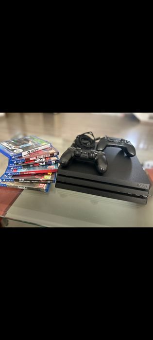 PS4 PRO cu jocuri incluse • Stare excelentă • Ideal de Crăciun