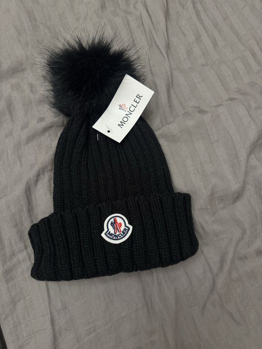 Новая шапка зимняя Moncler
