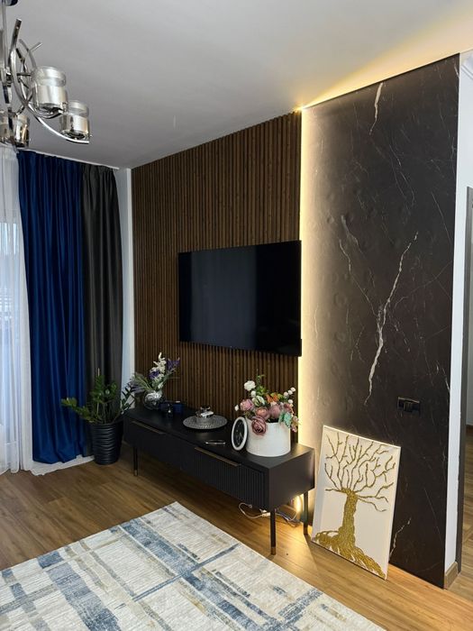 Vand apartament cu 3 camere
