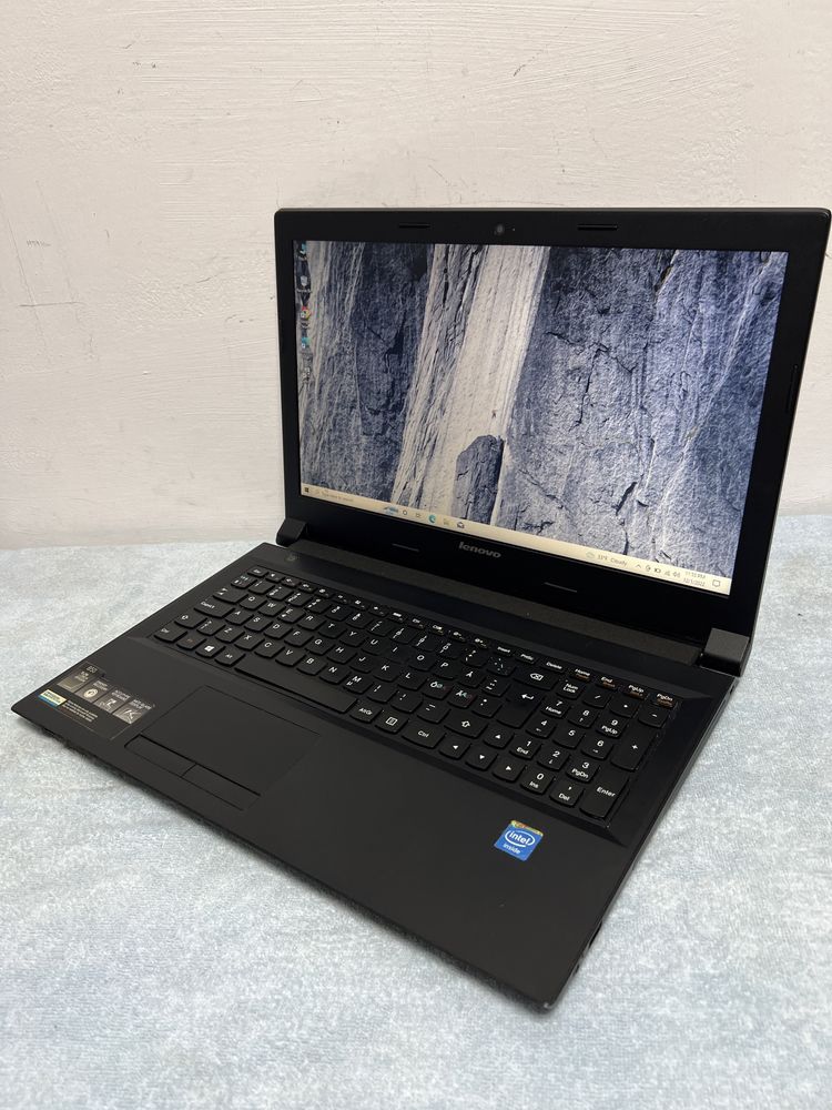 Super Slim Lenovo B50-80-Intel N2840-8Gb Ram-Hdd 500 GB-Windows 10