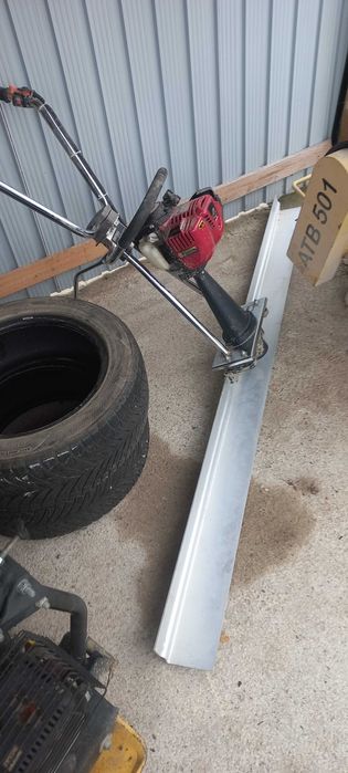 inchiriez rigla vibranta (dreptar)