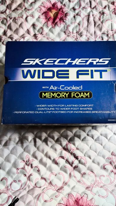 Продам ботинки Sketchers оригинал новые