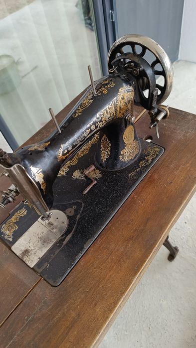 Mașina de cusut Rincschieff nemteasca