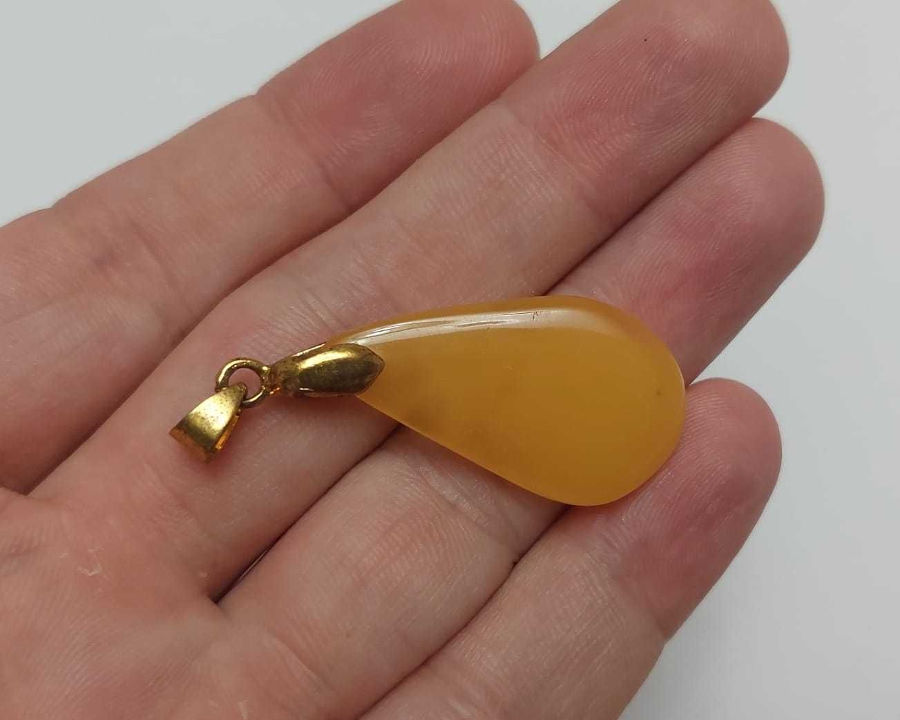 Продам Кулон из натурального янтаря  медовый (удача и успех)