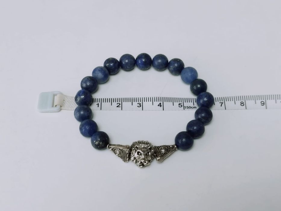 Bratara veche cu lapis lazuli si inchizatoare argintie cu un leu copii