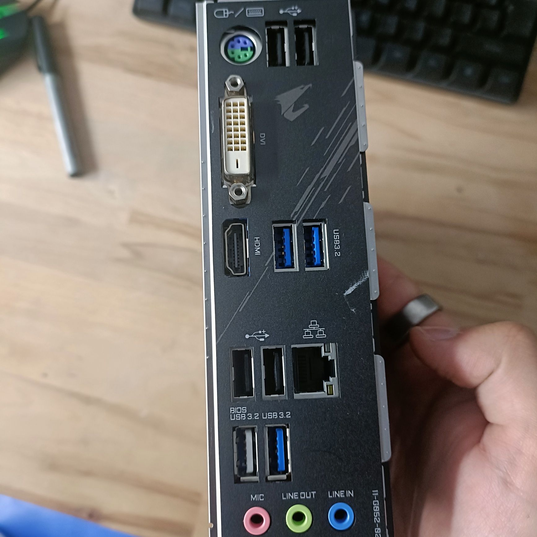 Placa de baza am4 aorus b450