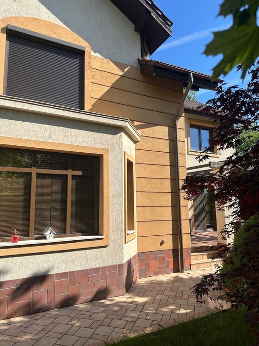 Vila Strada Trivale S+P+E1+M