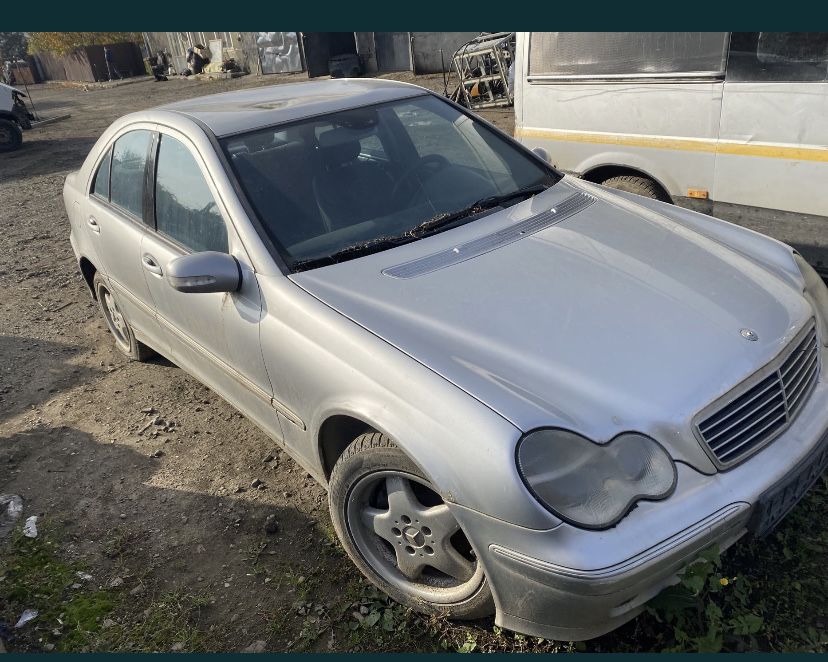 Piese Mercedes C Class w203 motor 2.2