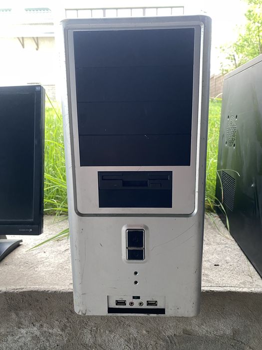 Продам оргтехнику, 5 мониторов и 2 системника селерон