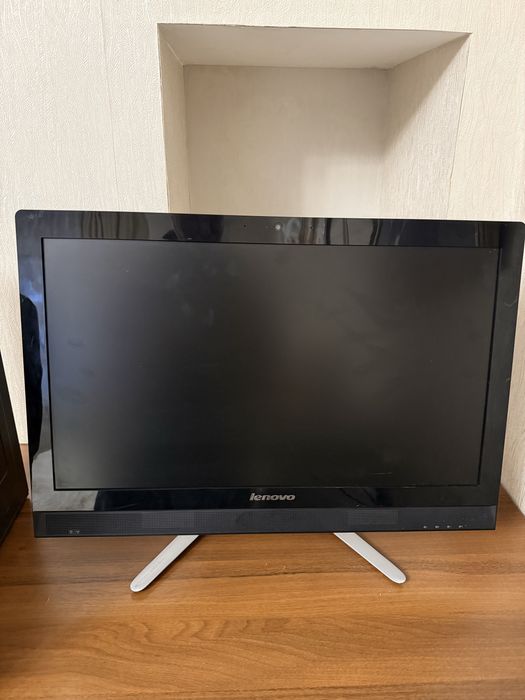 Моноблок Lenovo в хорошем состоянии