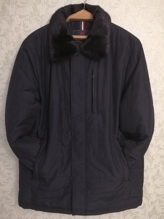 Куртка классическая с норковым воротником.