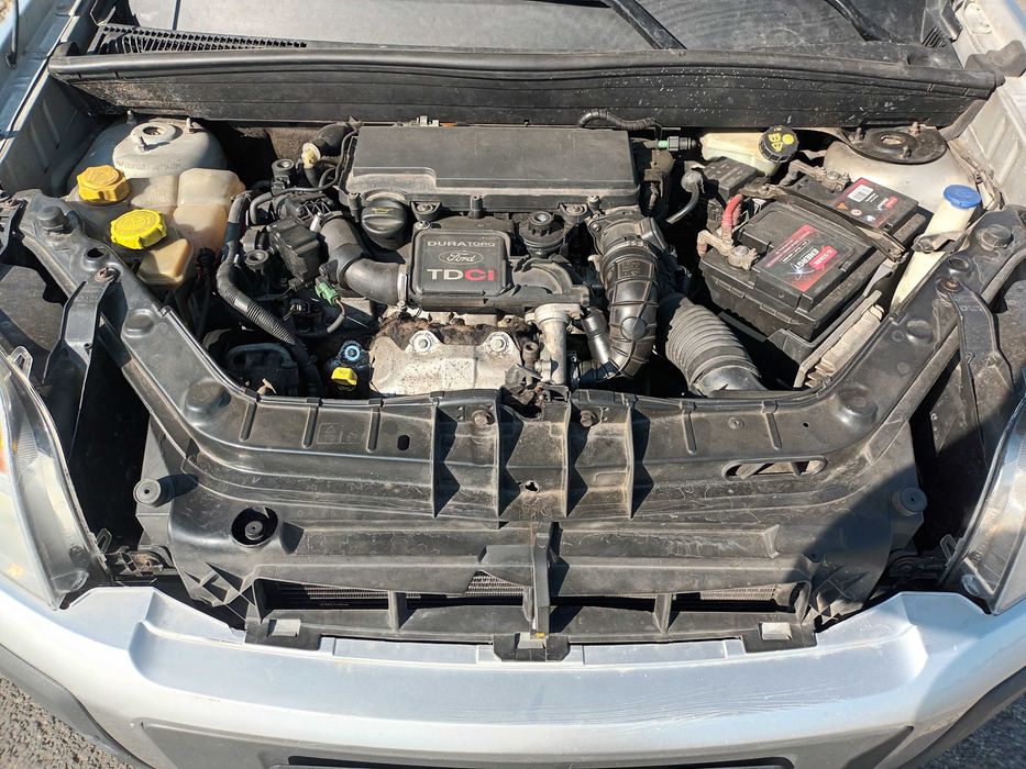 Ford fusion 1.4 tdci Vand sau schimb cu SUV defect