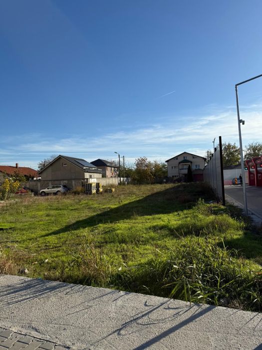 De vânzare teren – 900 mp, poziție excelentă!