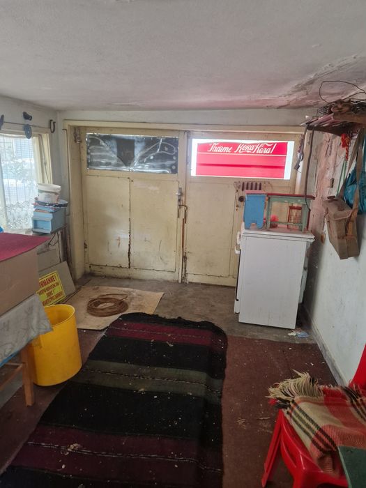 Етаж от къща с гараж