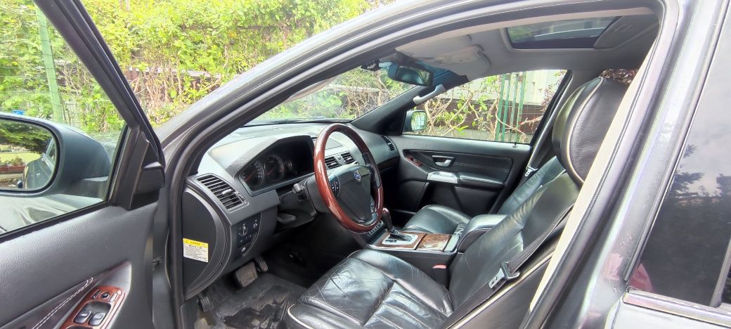 Продавам Volvo XC 90