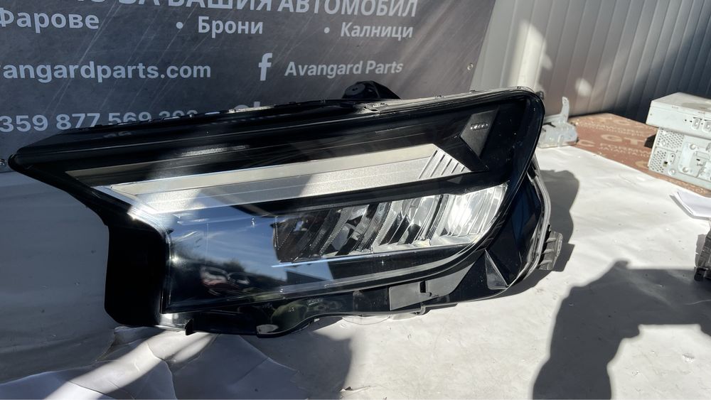 2 броя ляв и 1 брой десен фар Audi Q4 E-Tron 2022-