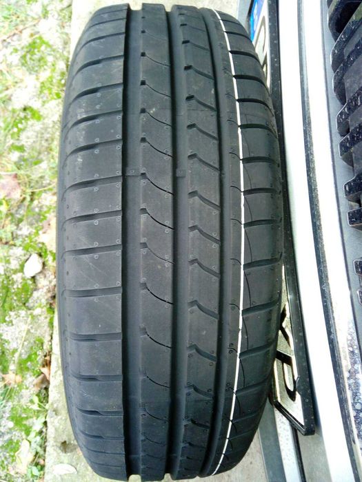 Гума Goodyear 195/60 R16 89H EFFICIENTGRIP