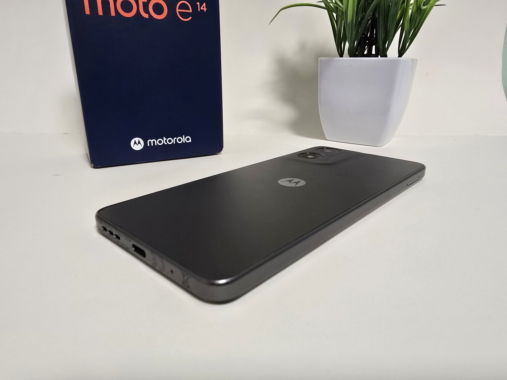 Motorola E14 Като нова