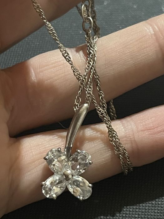 Lantisor cu pandantiv floare argint
