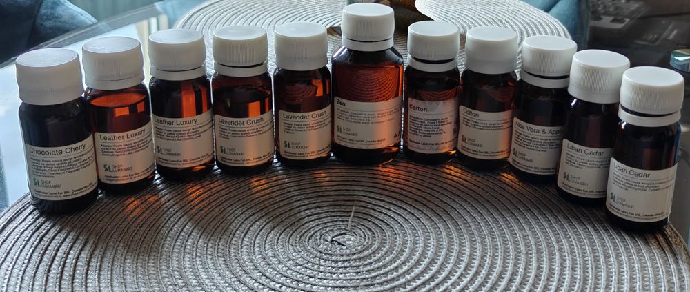 Vând matrite silicon, uleiuri esentiale, colorant lumanari +flori usca