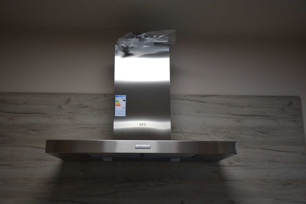 Абсорбатор 90 см AEG DBB4950M монтаж към стена