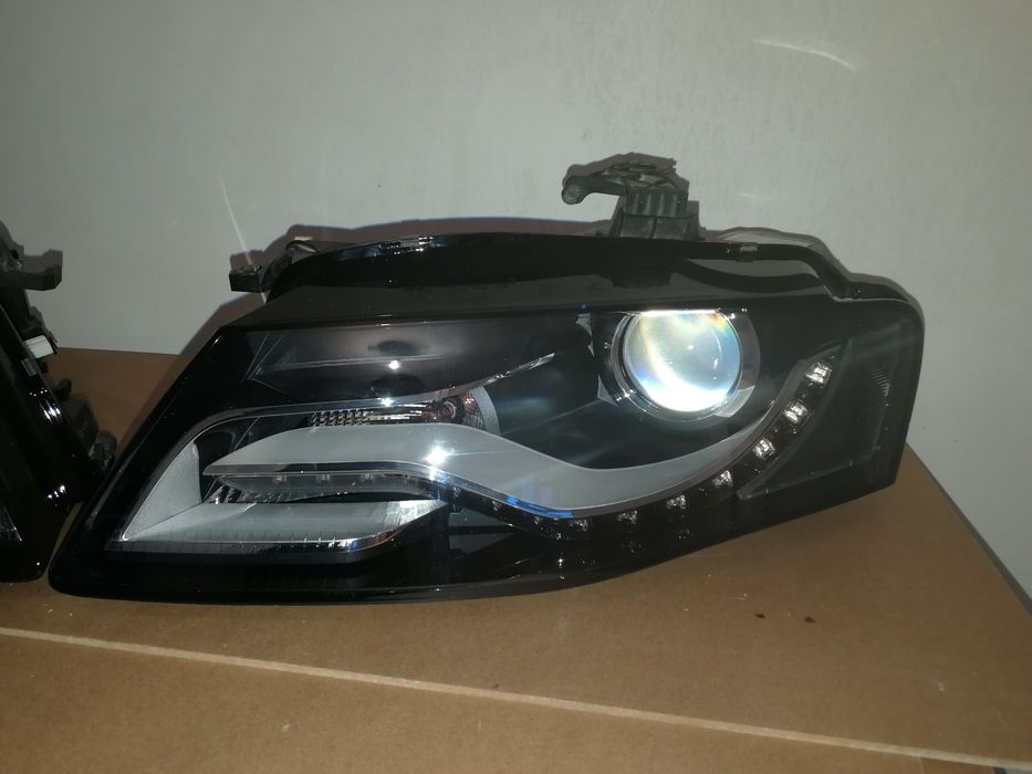 Ляв десен фар Ауди А4 lqv desen far audi a4 фарове