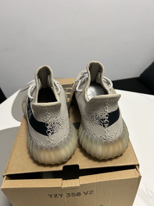 Yeezy 350 v2 negru cu gri