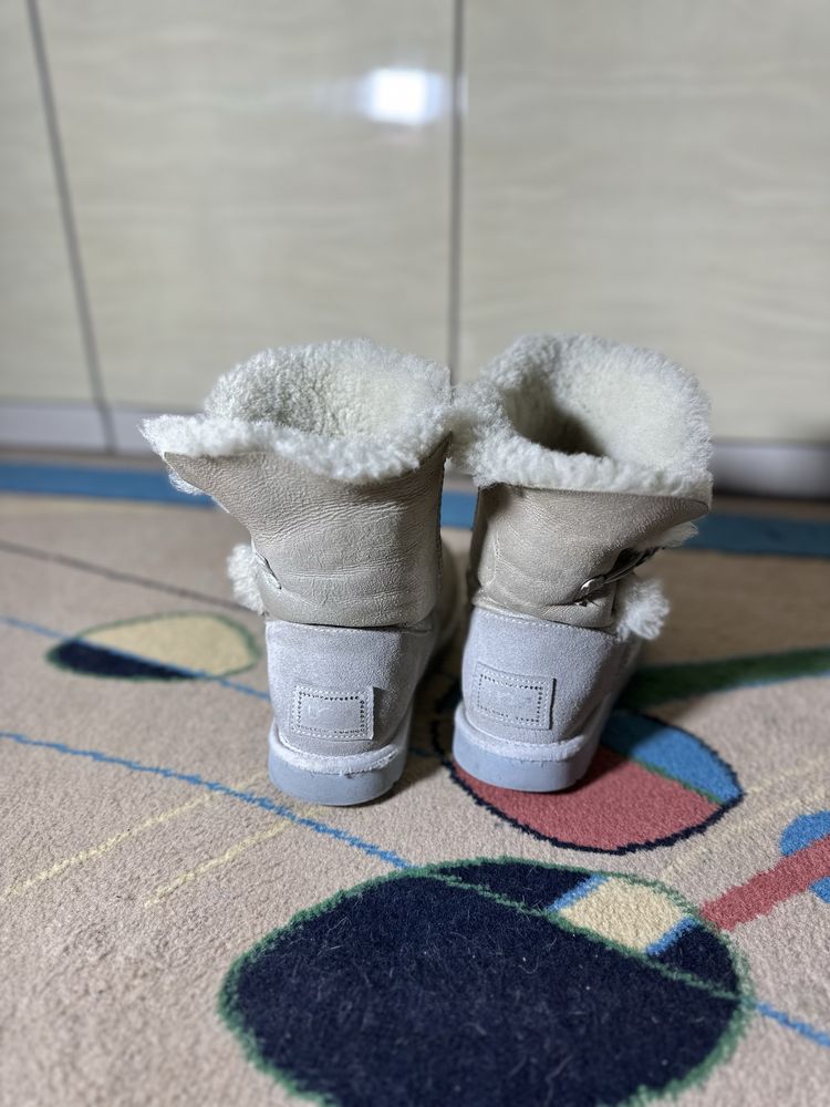 Ugg Bailey Button 38 lana.bear paw,emu,moncler,tommy hilfiger