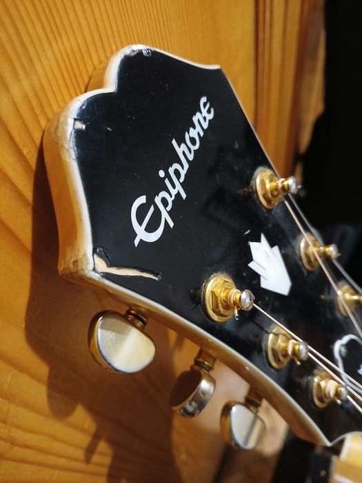 Epiphone EJ 200 джъмбо ел ектроакст  SOLD