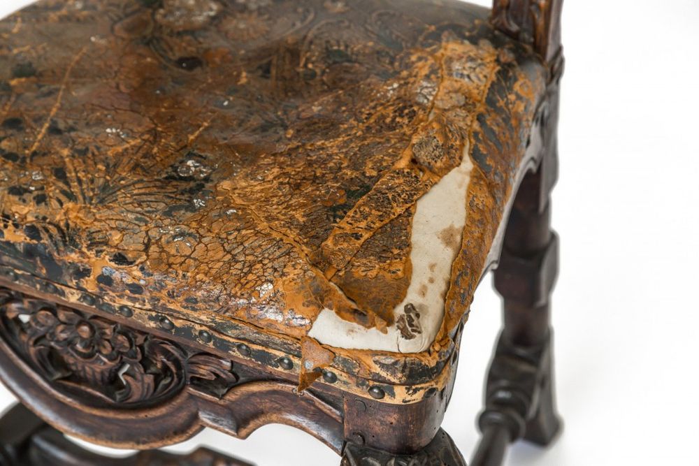 Firma restaurez tapițerie din piele antica baroc Chesterfield