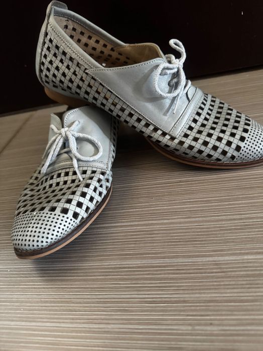 Vând pantofi din piele, 37, perfecți pentru vară