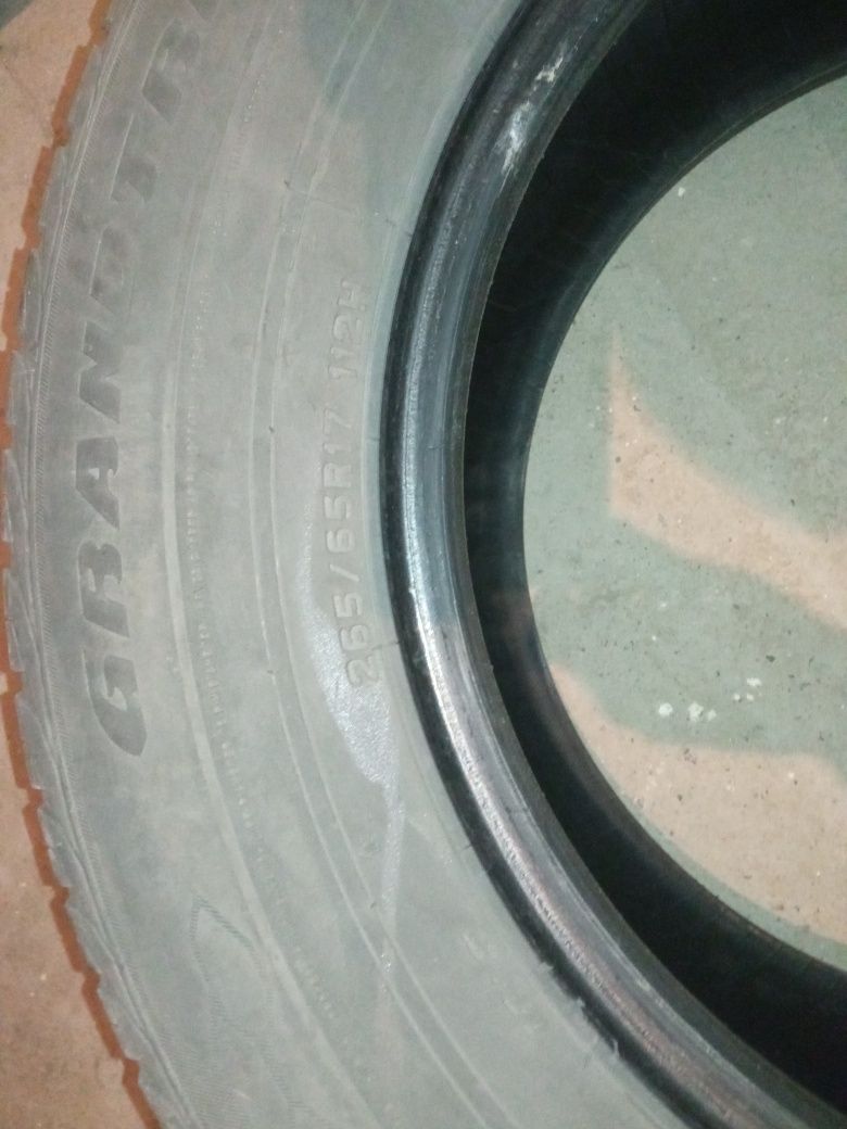 Шины 265/65/17 б/у лето Dunlop