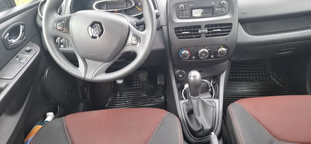 Vând Renault clio