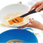 Силиконова широка шпатула Tupperware