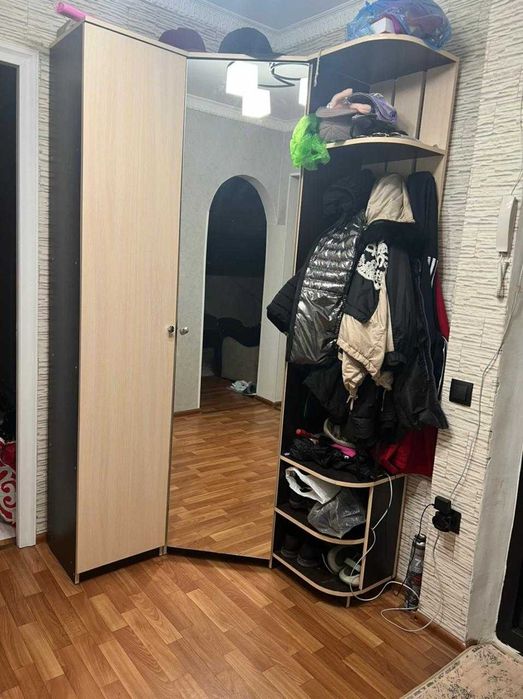 Продается угловой шкаф