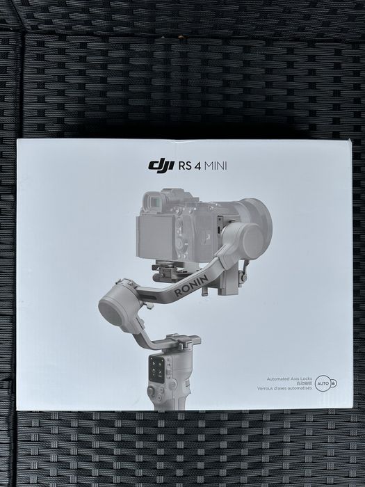 Чисто Нов Стабилизатор DJI RS 4 Mini Gimbal