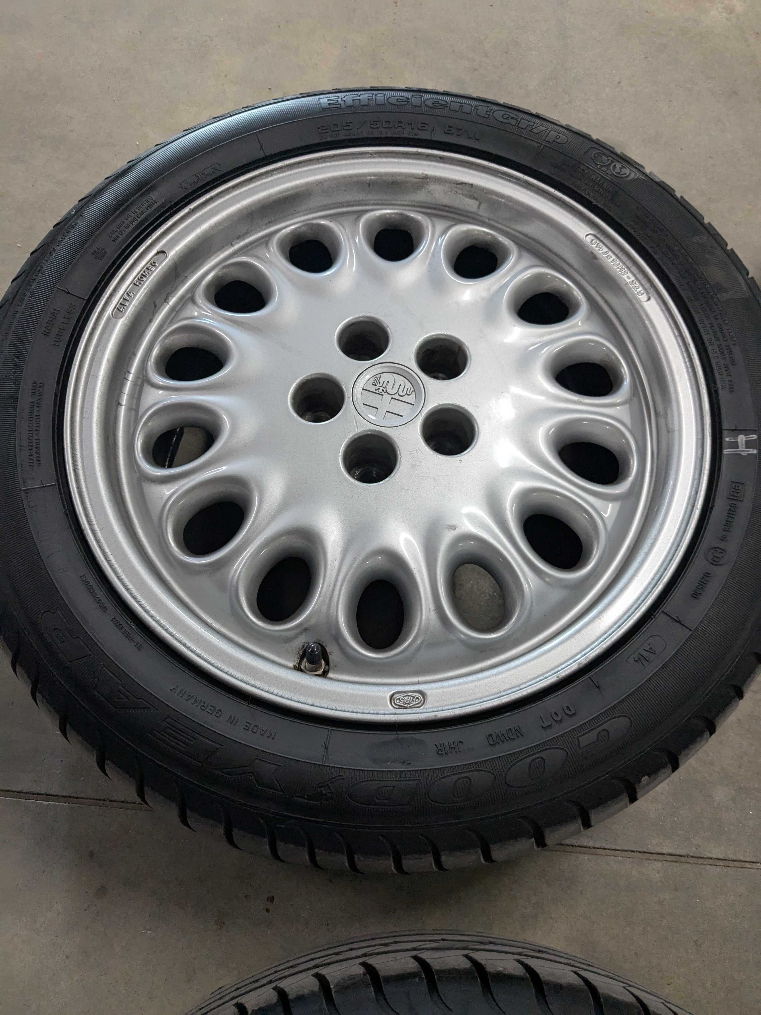Джанти Alfa Romeo 16 5x98 с летни гуми Good year 205/50/16