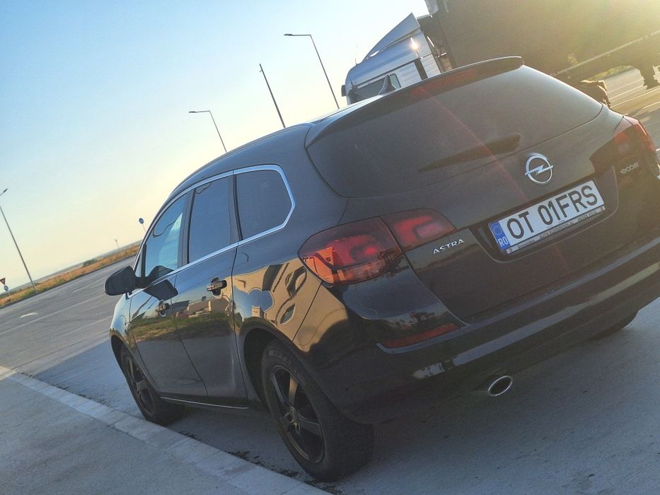 Vând Opel Astra sport tourer