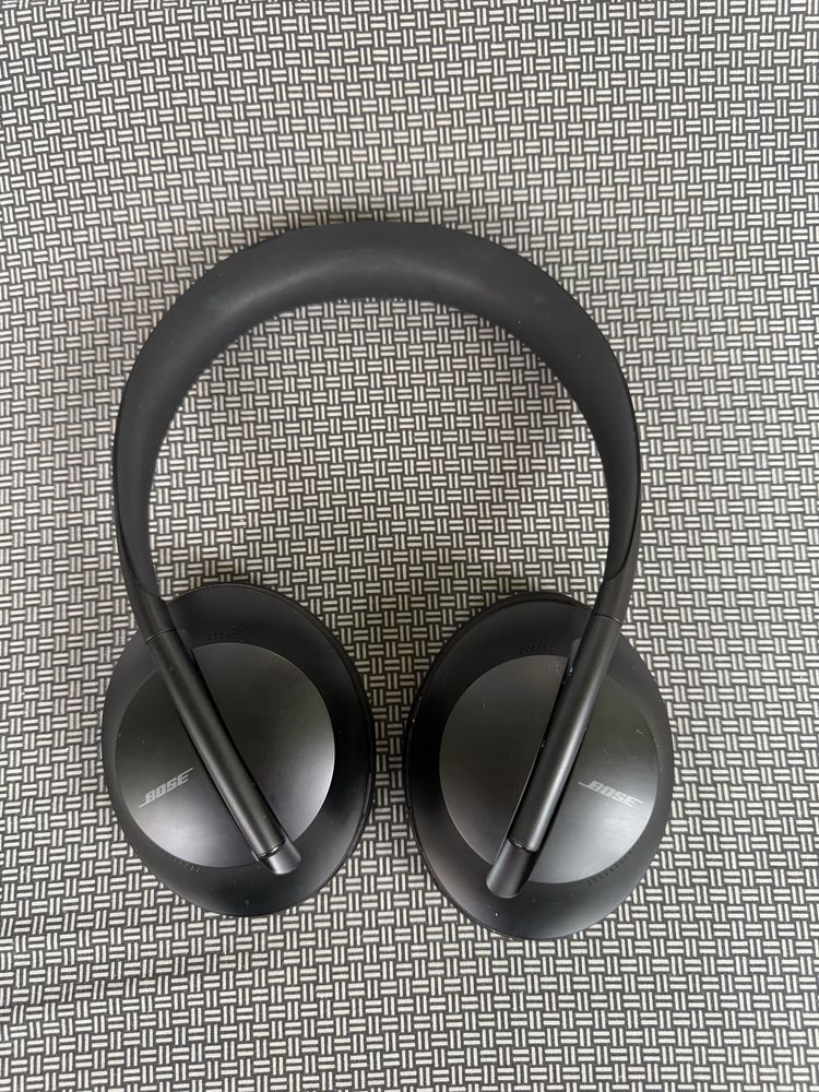 BOSE NC 700 wireless