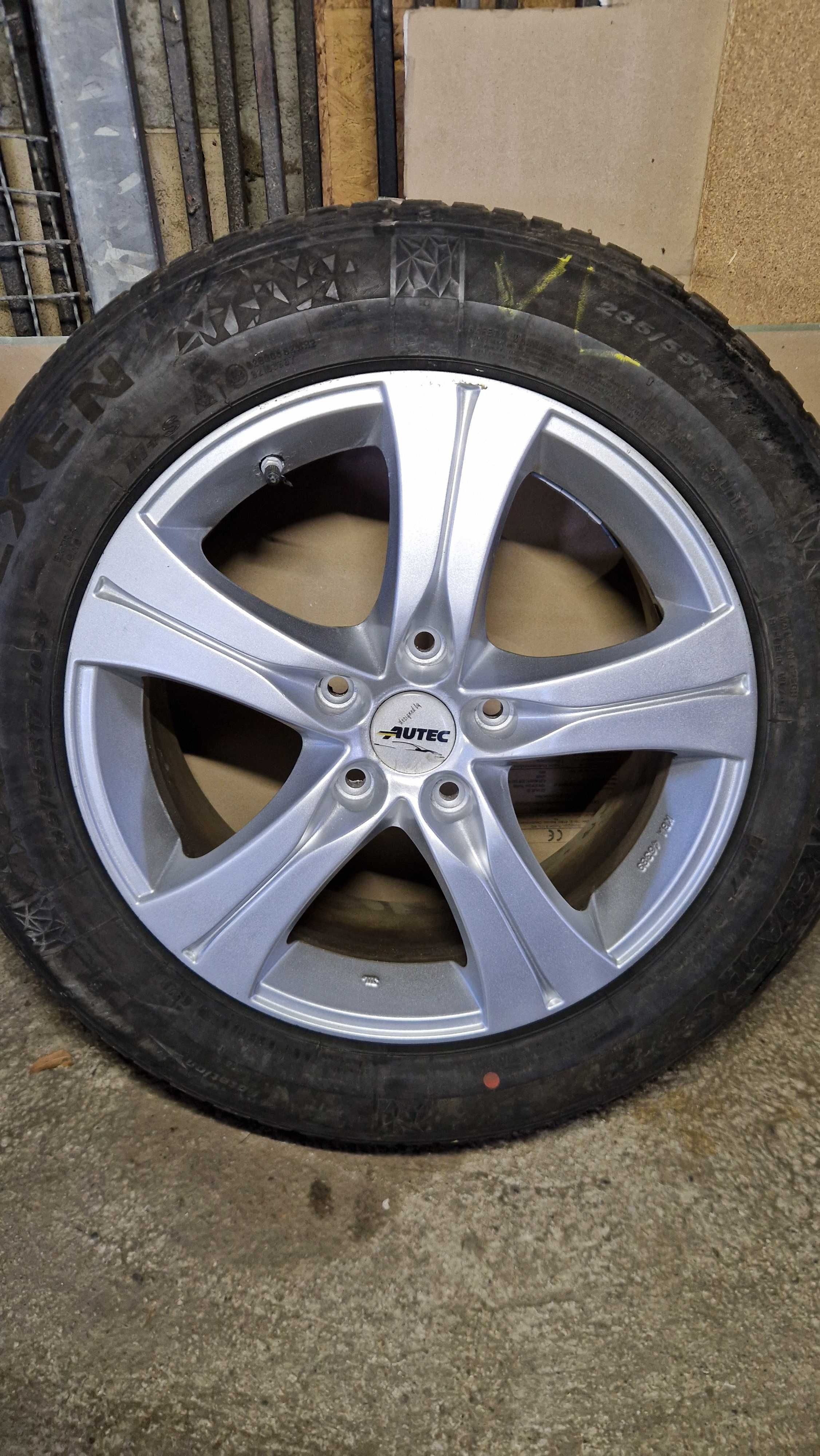VW T5 Джанти със зимни гуми 215/55/17 7,5J ET50 5×120ЦО65
