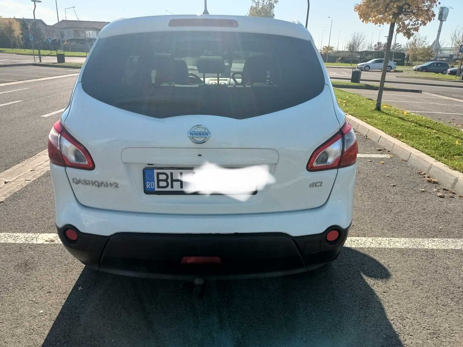 Vând Nissan Qashqai+2 cutie automată motor 2.0 diesel