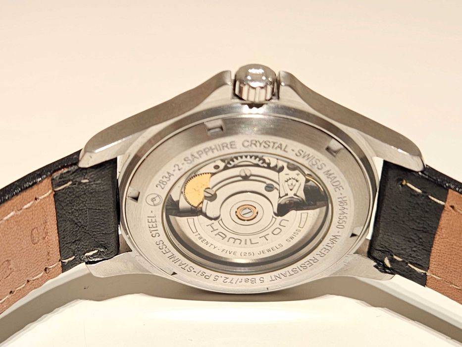 Продавам военнен пилотски стил автоматик  часовник Hamilton Khaki