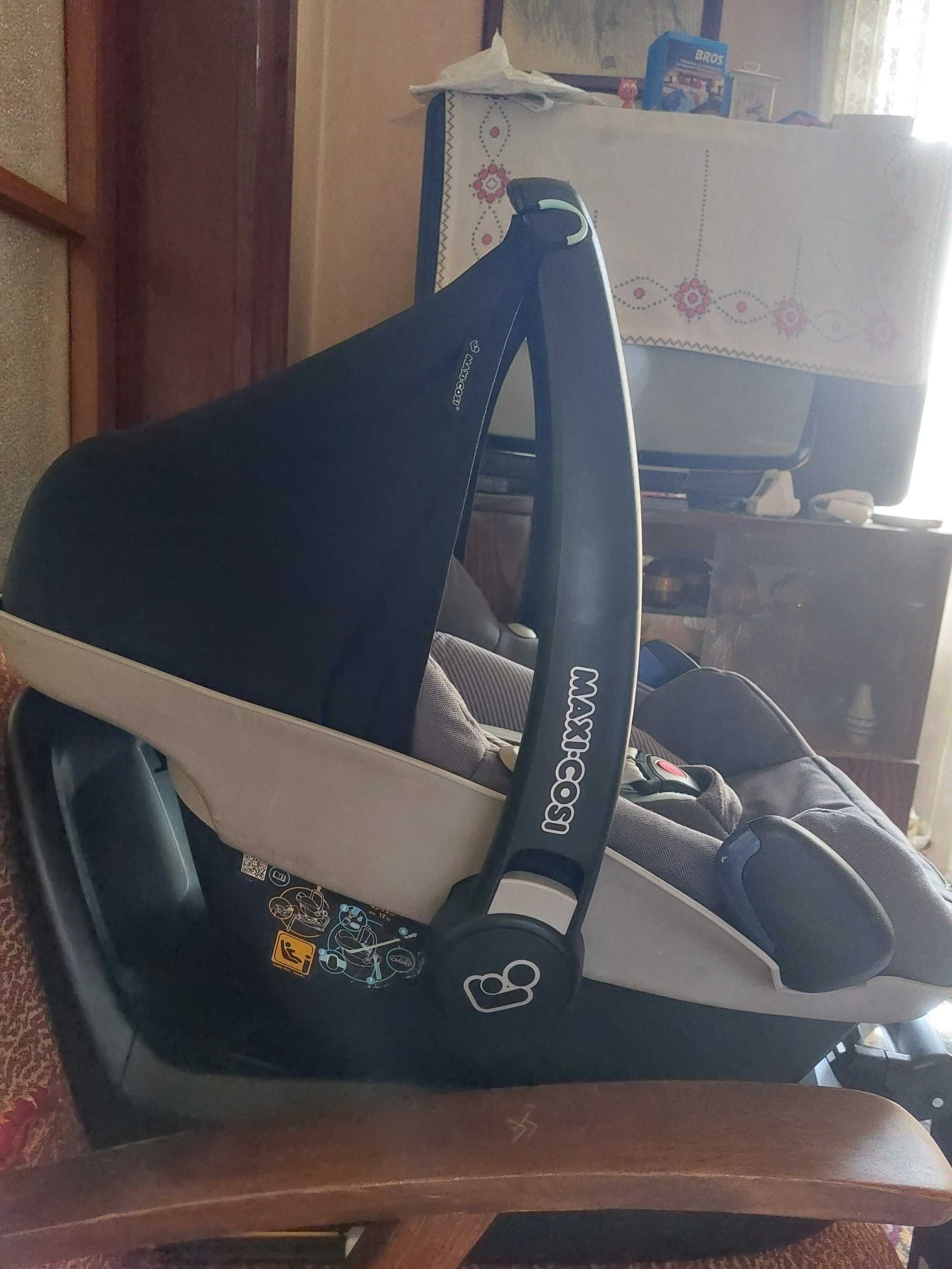 Бебешo столче за кола Maxi Cosi